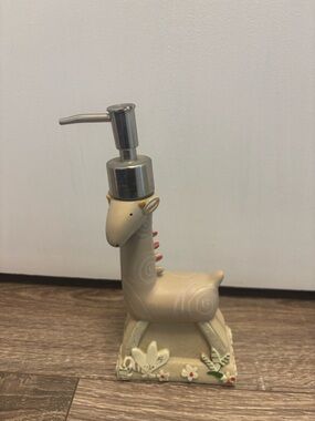 Creative Bath Animal Cracker Soap Dispenser Safari Animal Giraffe 9.5”